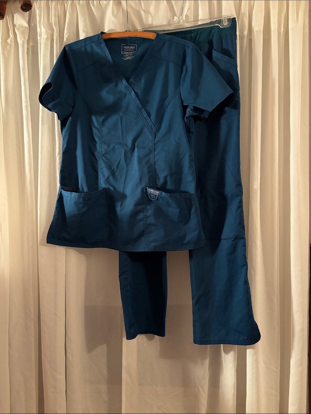 Women’s Cherokee Teal Scrub Set - V-Neck Top & Straight Leg Pants